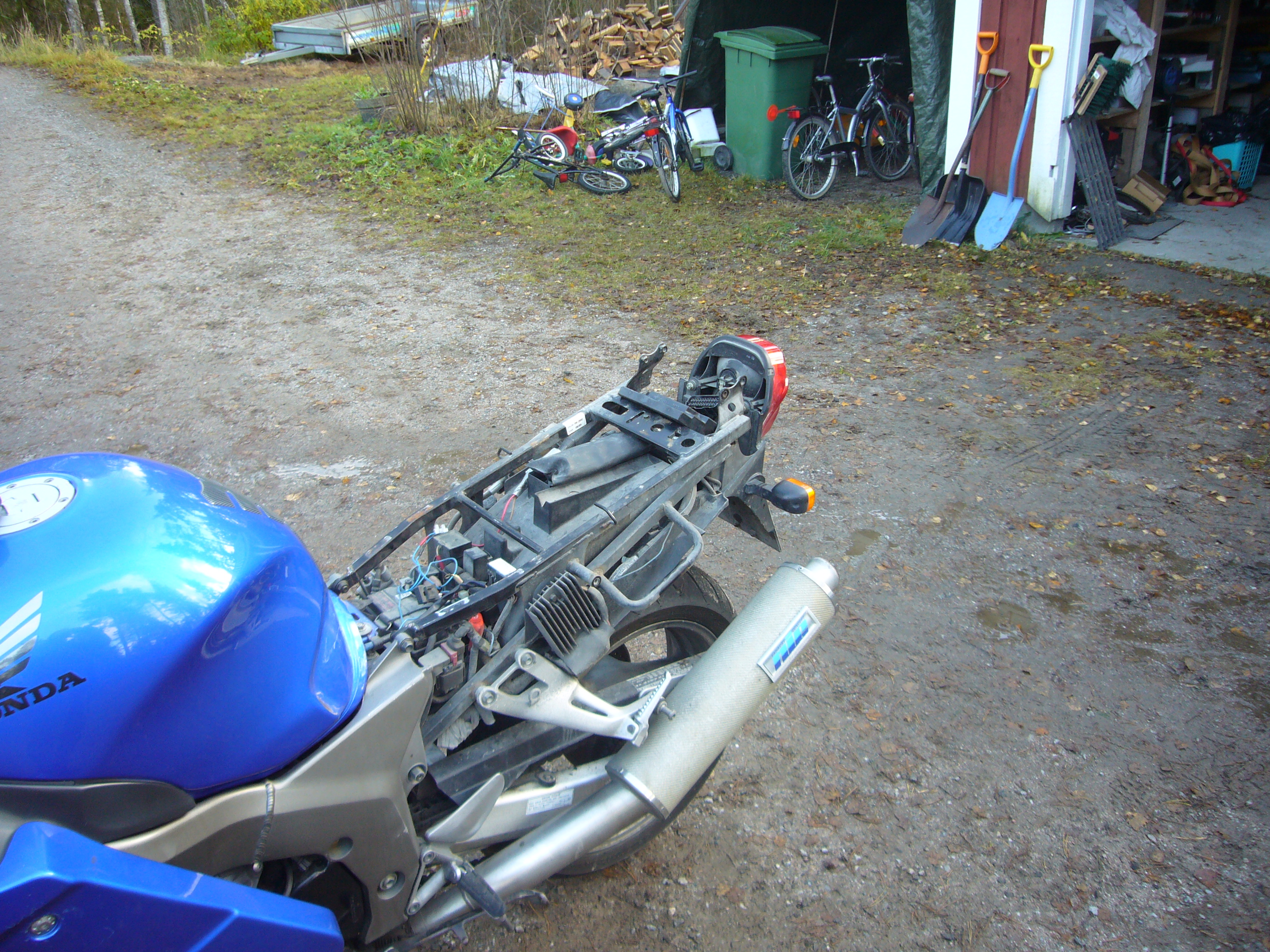 CBR 1100 XX rear end